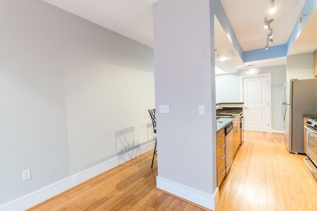 Foto del edificio - 715 6th St NW