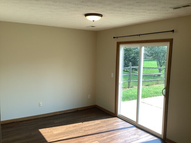 Building Photo - 940 Fox Croft Pl