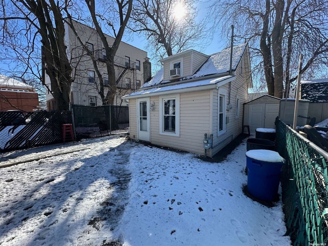 Primary Photo - 40 4th St