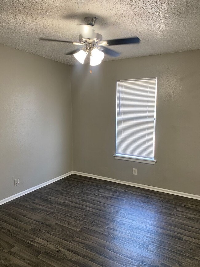 Building Photo - SOUTH PARK APARTMENTS