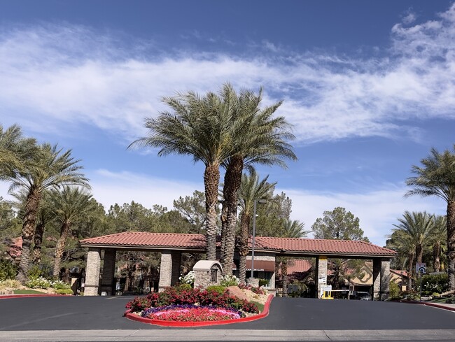 Building Photo - 2200 S Fort Apache Rd