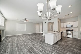 Building Photo - 4024 Benevolent Dr