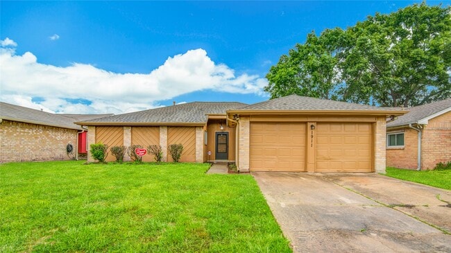 Building Photo - 1911 Ripple Creek Dr