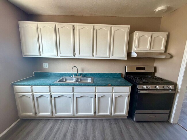 Foto del edificio - 345 E 83rd St