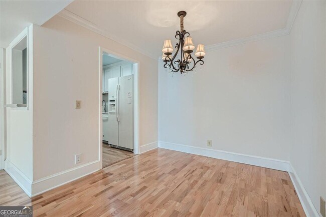 Foto del edificio - 596 Emory Oaks Way