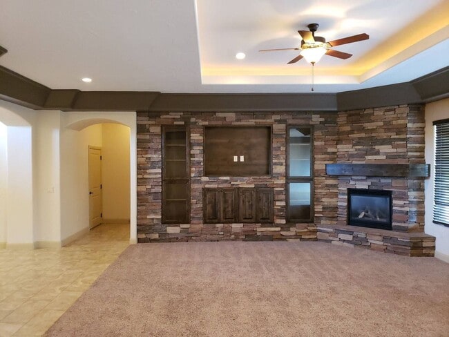 Building Photo - Home Near Sunbrook Golf Course