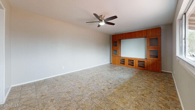 Building Photo - 1330 W 13th St