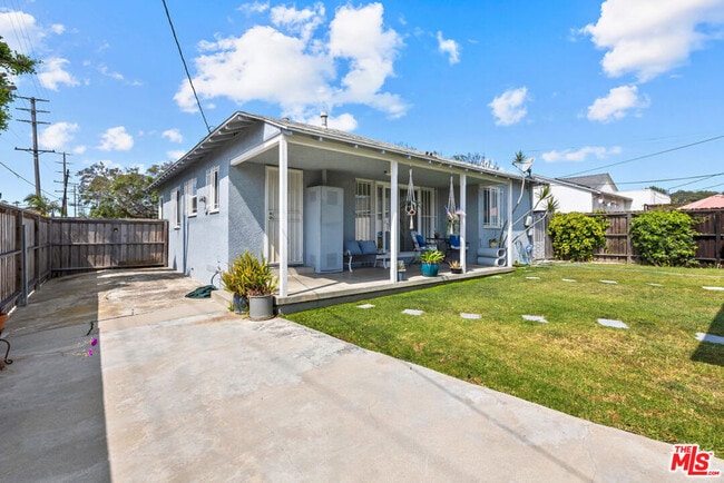 Building Photo - 836 Appelby St