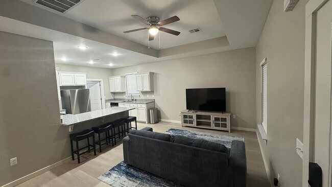 Foto del edificio - 116 Sterling Dr