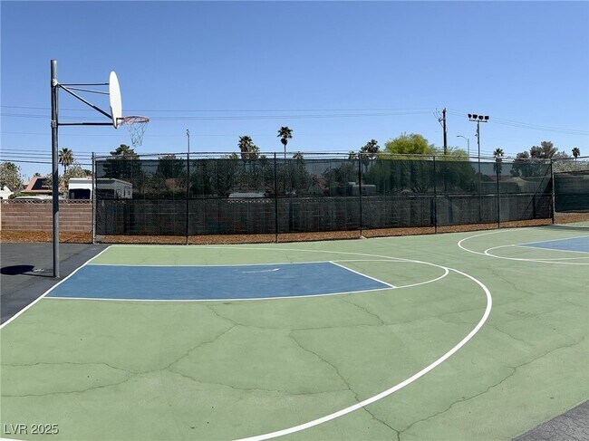 Building Photo - 1740 Camara Dr