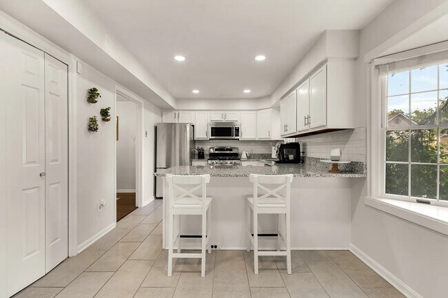 Foto del edificio - 10855 Lockwood Dr