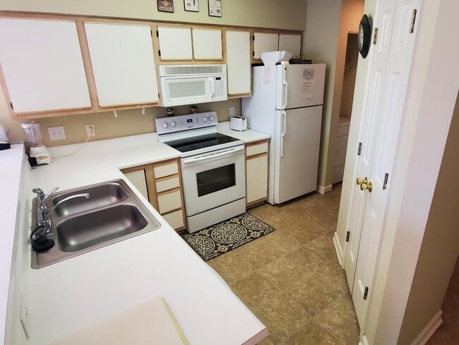 Building Photo - 612 Waterway Village Blvd 25F
