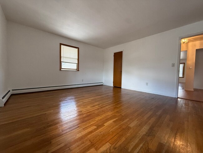 Foto del edificio - 480 Central Blvd