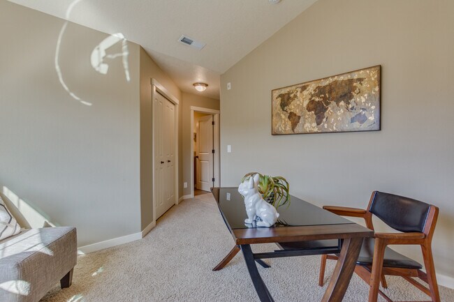 Foto del edificio - 8077 NE Miriam Way