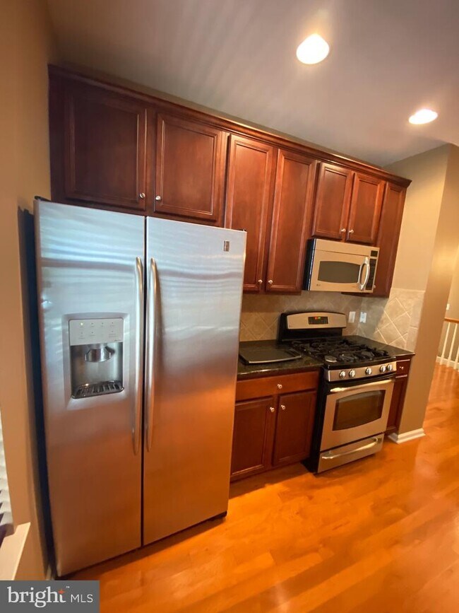 Building Photo - 20385 Belmont Park Terrace