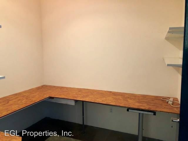 Foto del edificio - 11155 Massachusetts Ave