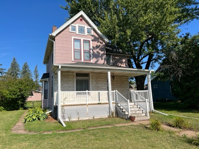 Building Photo - Duluth MN - 4+ bed - 2-bath - 2-car garage