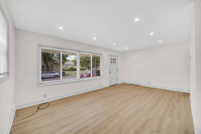 Foto del edificio - 3 Bedroom 1 Bathroom House for Rent!