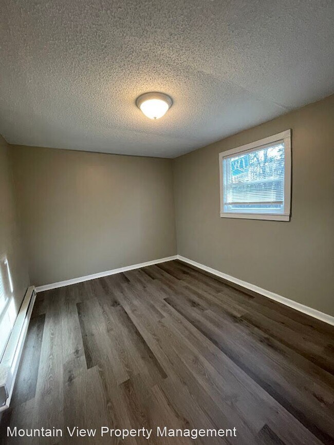 Building Photo - 2 br, 1 bath House - 1806 Crabtree Rd