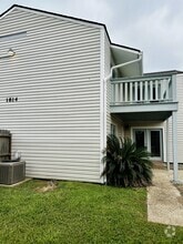 Building Photo - 1814 Fox Run Dr