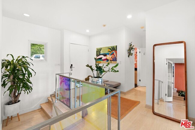 Foto del edificio - 6630 Whitley Terrace