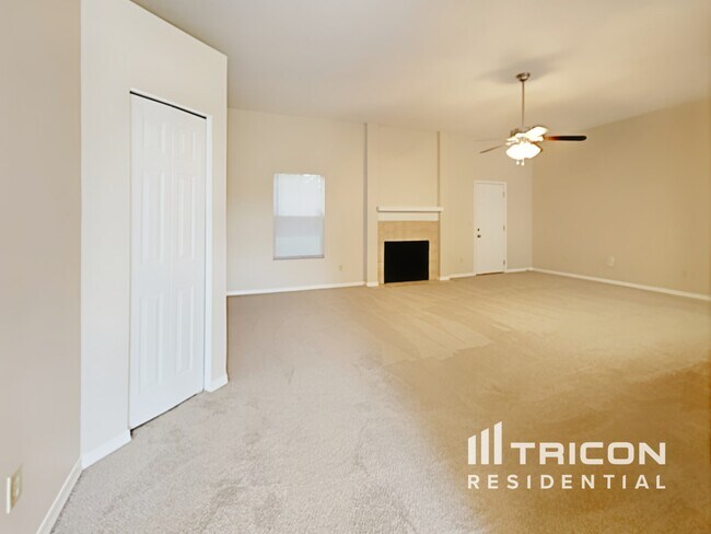 Building Photo - 3251 Deerfield Pointe Dr