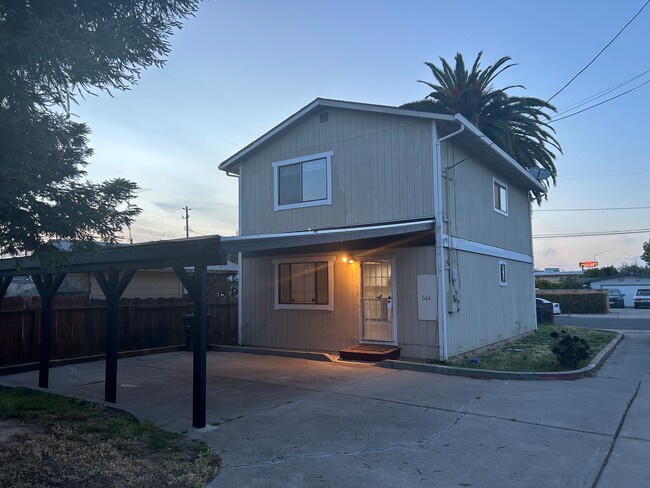Foto del edificio - 544 Tehama Ave