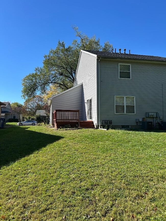 Building Photo - 3304-3306-3306 Kilwinning Pl