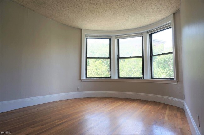 Building Photo - 1455 Beacon St