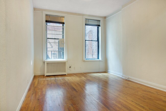 Foto del edificio - 220 E 74th St