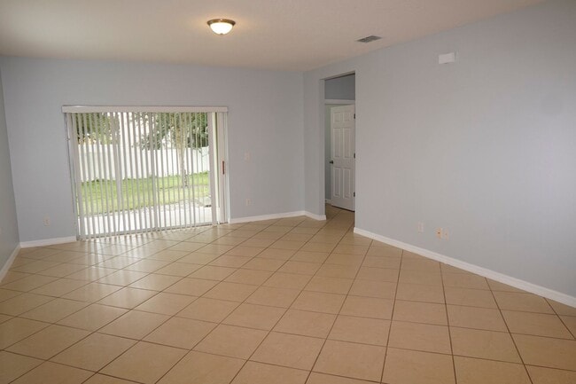 Building Photo - 2851 Sunstone Dr