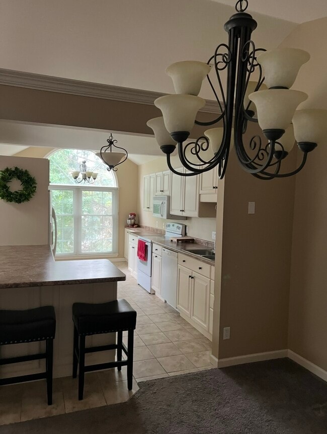 Building Photo - 3294 Lake Ridge Dr