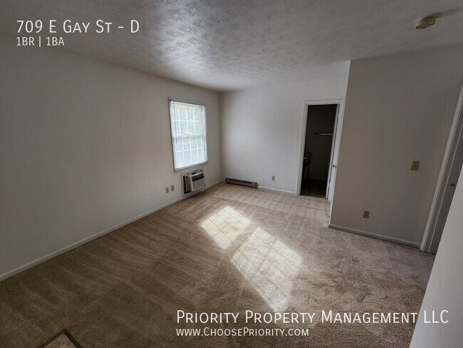 Building Photo - 709 E Gay St