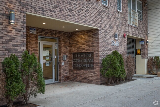Building Entrance - 2848 W 15th St