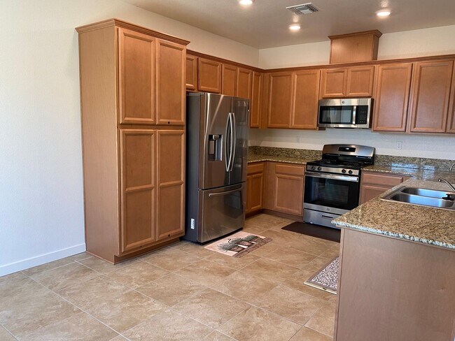 Building Photo - 3 Bedroom 2 Bath Home for Rent