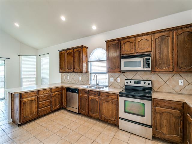 Building Photo - 6357 Redeagle Creek Dr