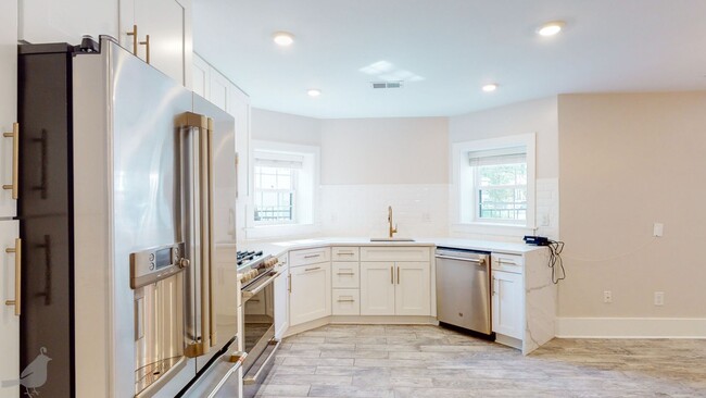 Foto del edificio - 3001 11th St NW