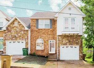 Building Photo - 605 Spence Enclave Way