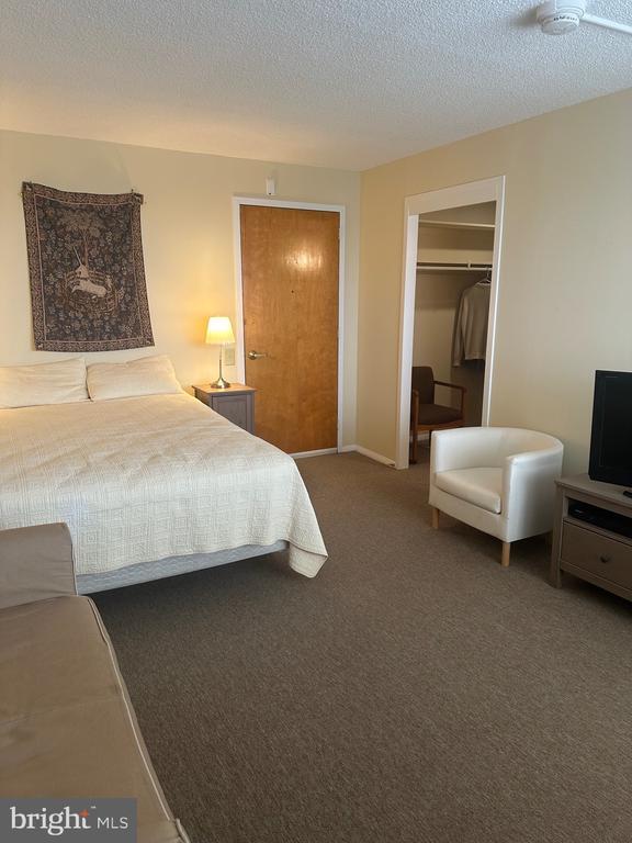 Building Photo - 3939 Roland Ave