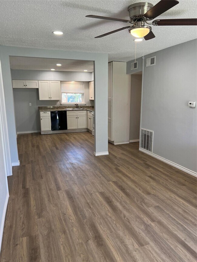 Building Photo - 1309 Crockett St