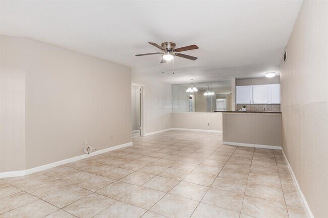 Building Photo - 10835 Braes Bend Dr