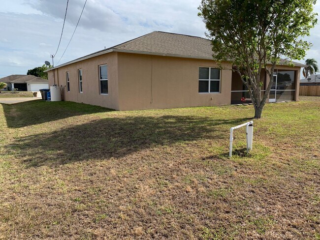 Building Photo - 113 Tropicana Pkwy E