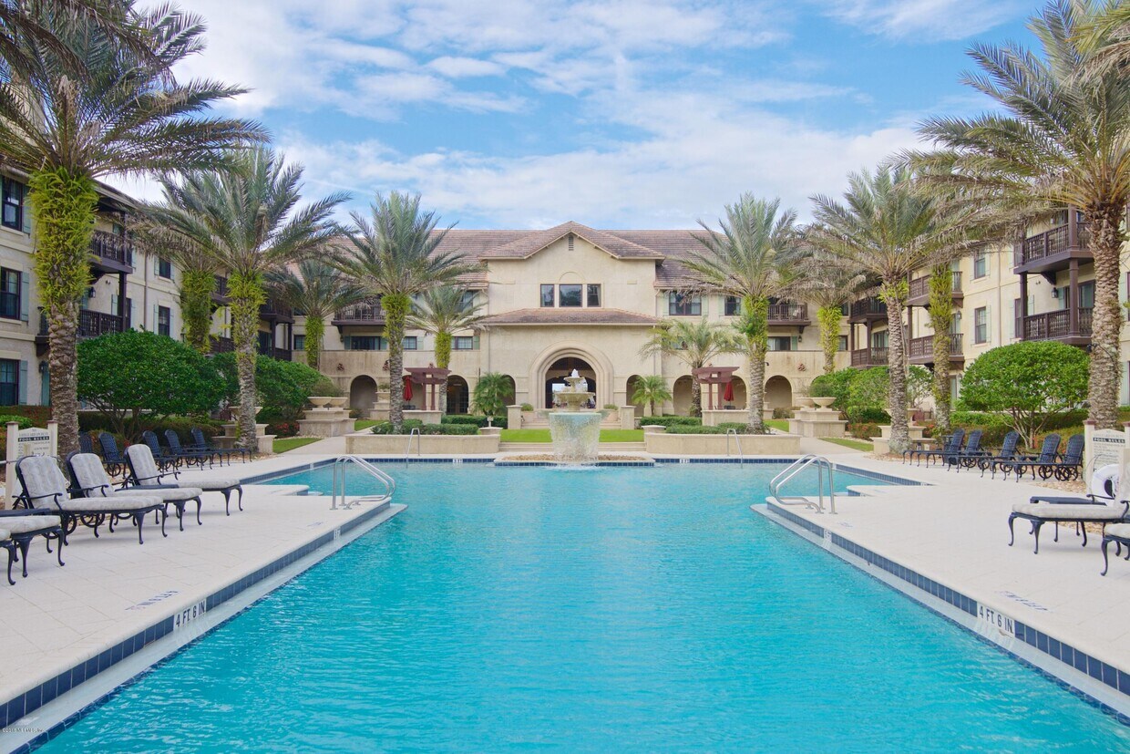 Foto principal - 965 Registry Blvd