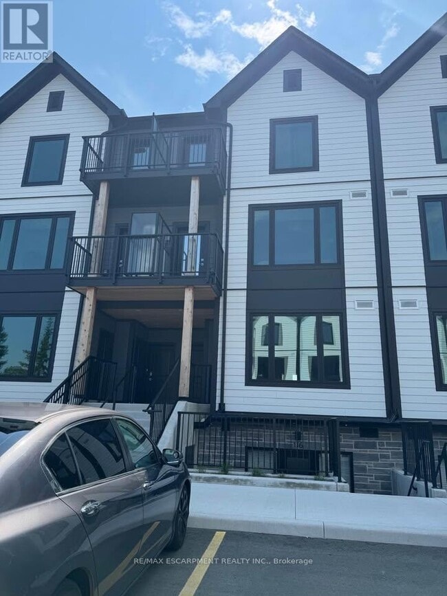 Building Photo - 708-708 Woolwich St