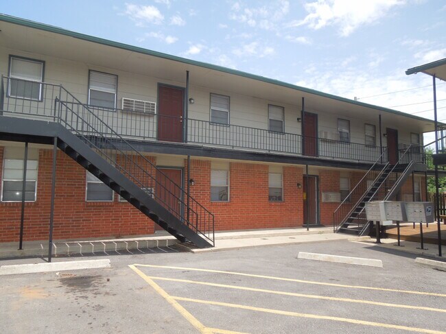 Foto del edificio - 2007 NW Lindy Ave