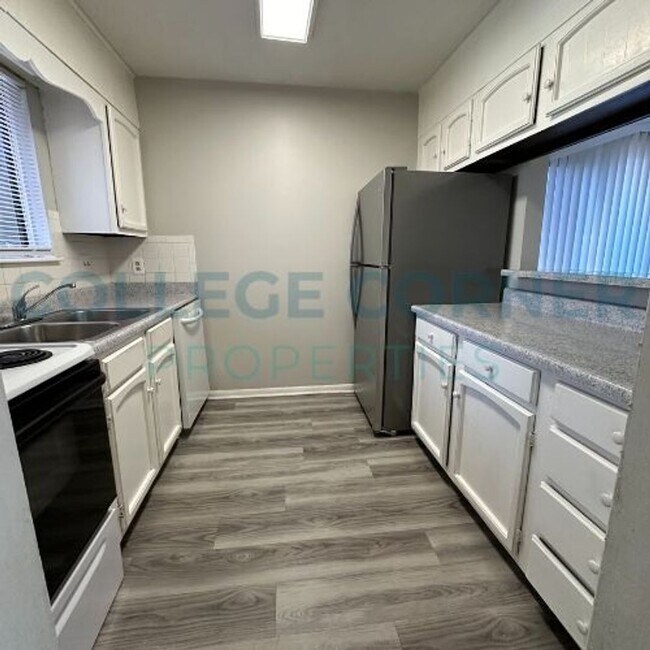 Foto del edificio - 130 Cedar Cove Ln