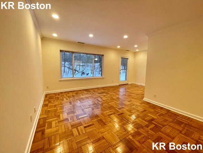 Foto del edificio - 4 Sherman Rd