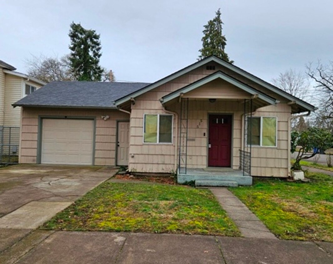 Primary Photo - 2Bd/1.5 Single Story House-Available Soon!