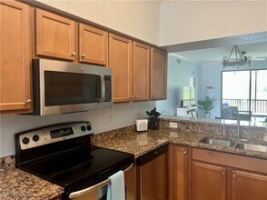 Building Photo - 9715 Acqua Ct