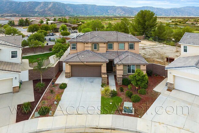 Foto del edificio - Amazing 4/Bed, 3/Bath, 2-Story Home In Highly Desirable Ballpark District of Summerly!